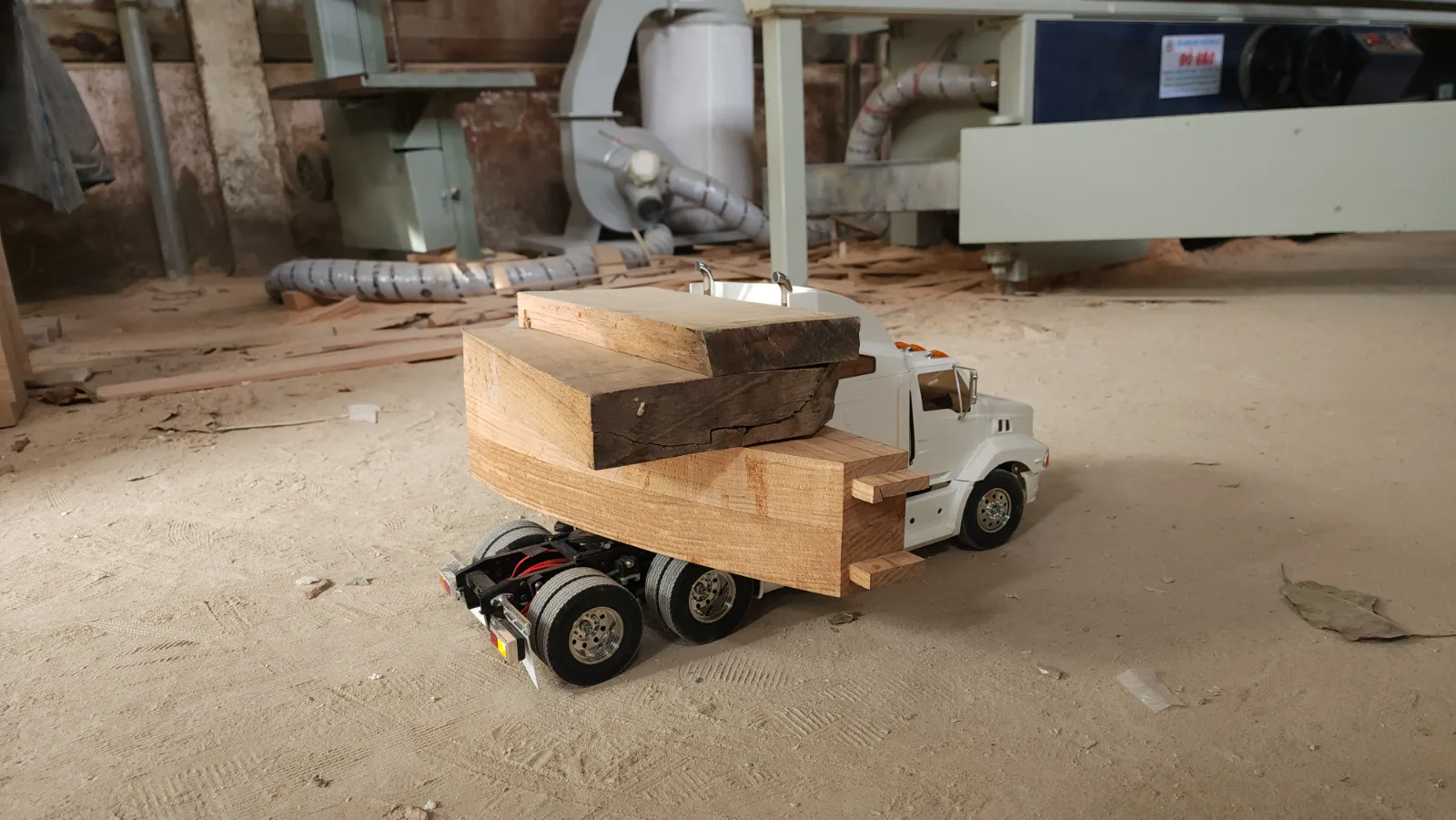 Ford Aeromax — ảnh 3